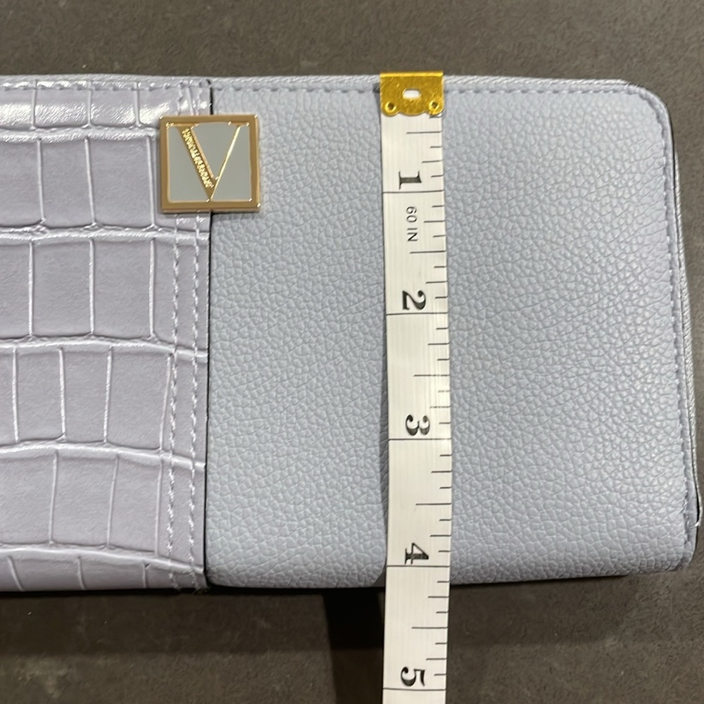 Victoria’s Secret Faux Leather and Faux Crocodile Zip Around Wallet NWT - Picture 7 of 13